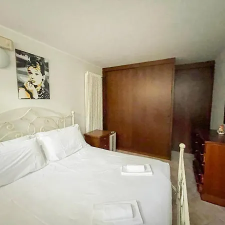 Homiday - Angelica Apartment *