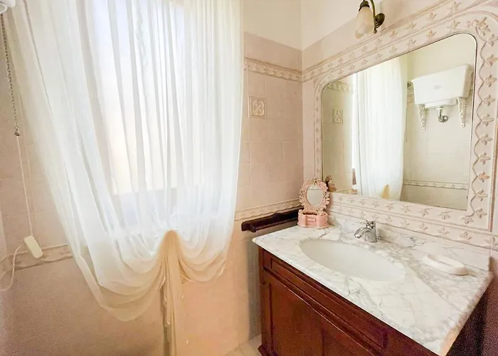 Homiday - Angelica * Pineto